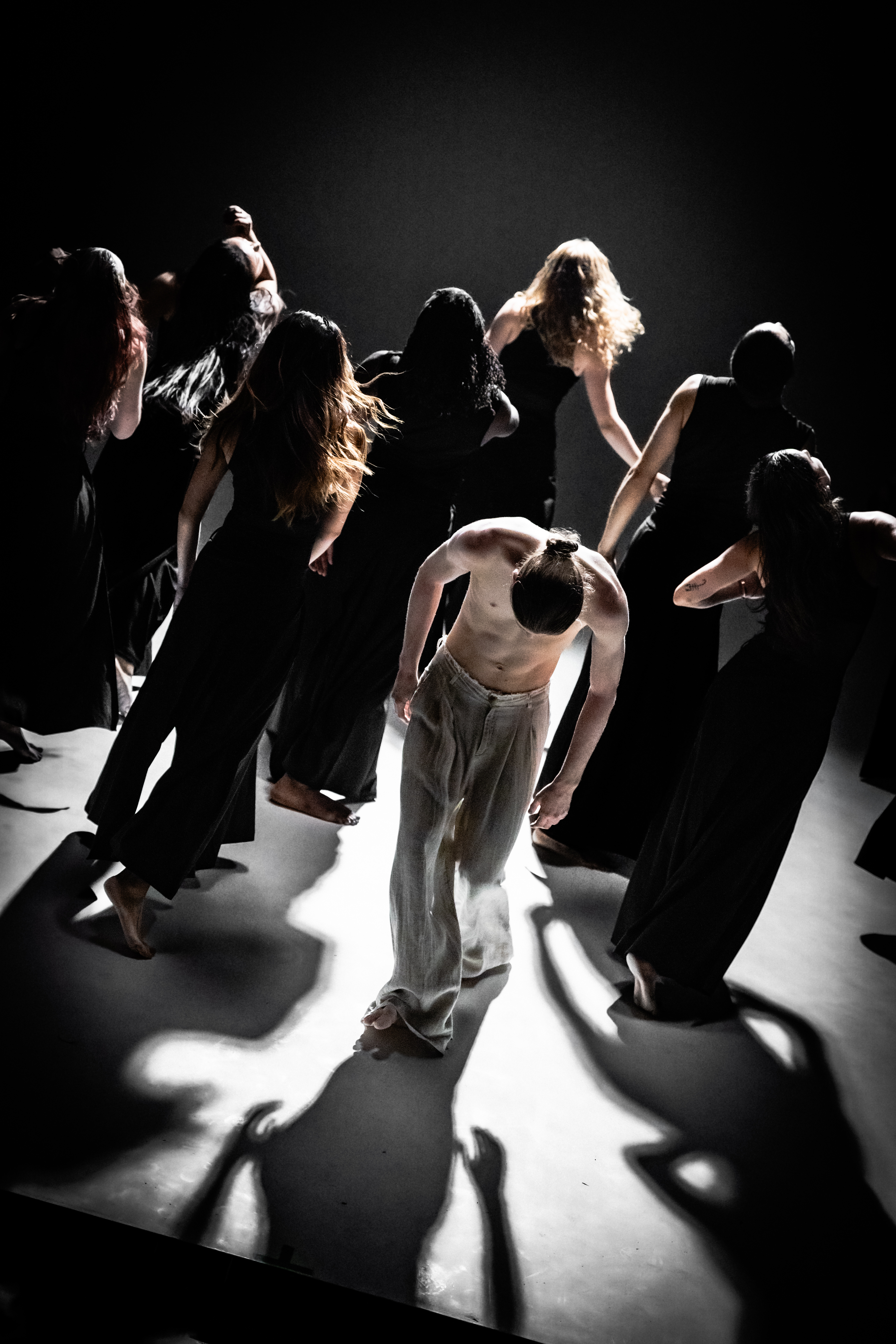 Between the gears, photographed in Performance